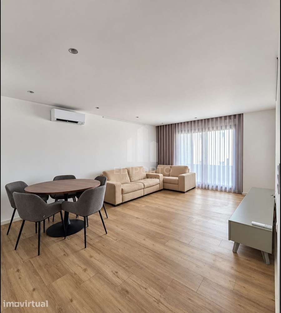 Apartamento T2 em Santa Marinha, Vila Nova de Gaia - Varanda e Garagem - Grande imagem: 2/19