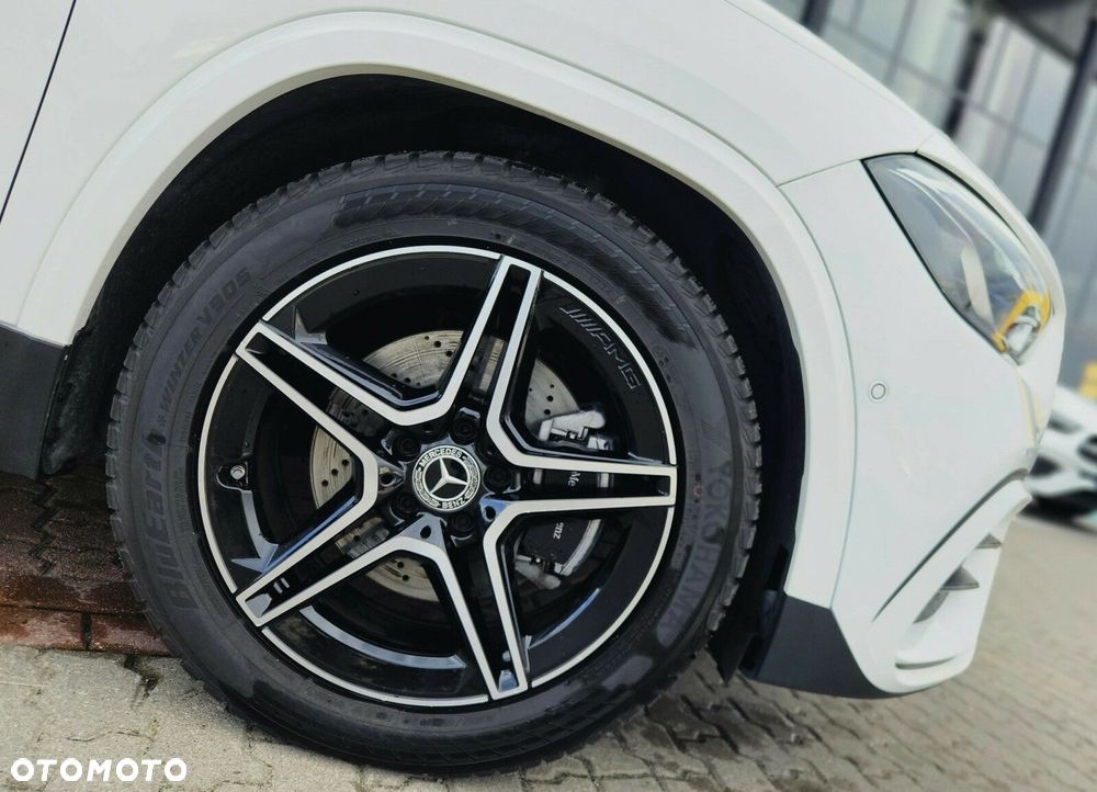 Mercedes-Benz GLA - 7