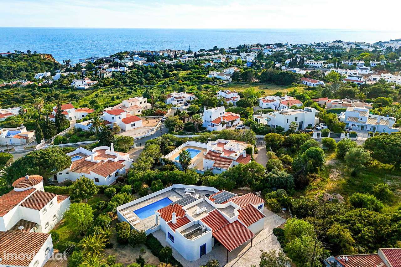 Deslumbrante moradia com piscina, terraço e vista mar - Grande imagem: 4/51