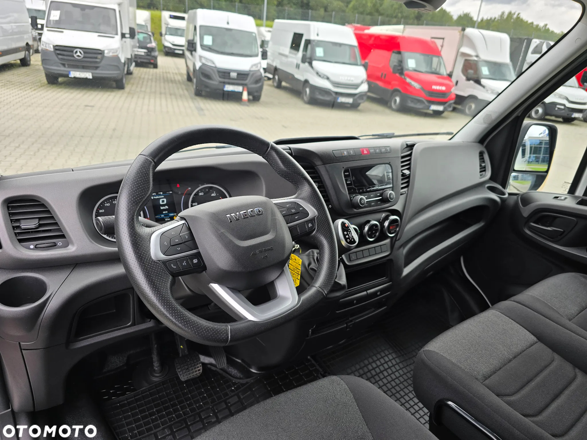 Iveco DAILY 35S18 BRYGADÓWKA - 11
