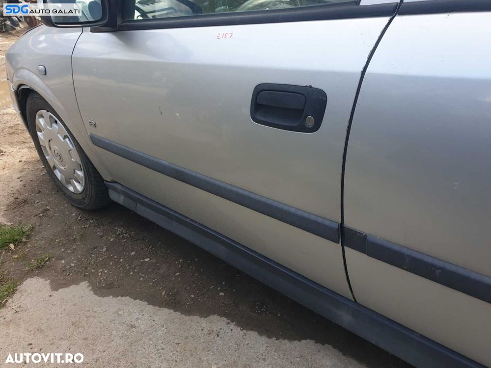 Bandou Ornament Plastic de pe Usa Portiera Stanga Fata Opel Astra G 1998 - 2004 - 2