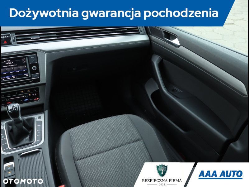 Volkswagen Passat - 9