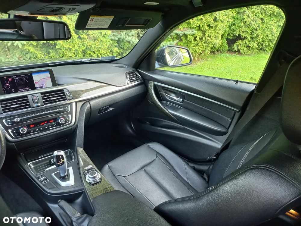 BMW Seria 3 330d Luxury Line - 12