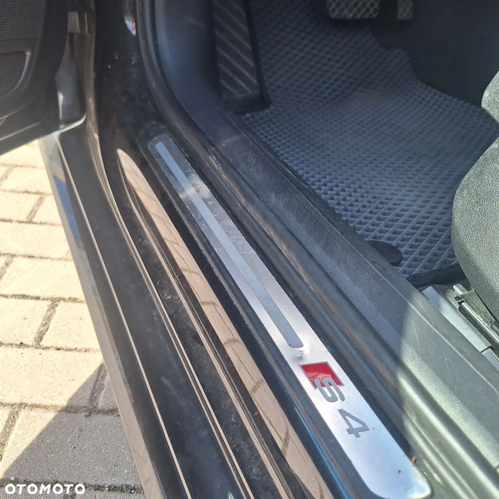 Audi S4 Avant - 11