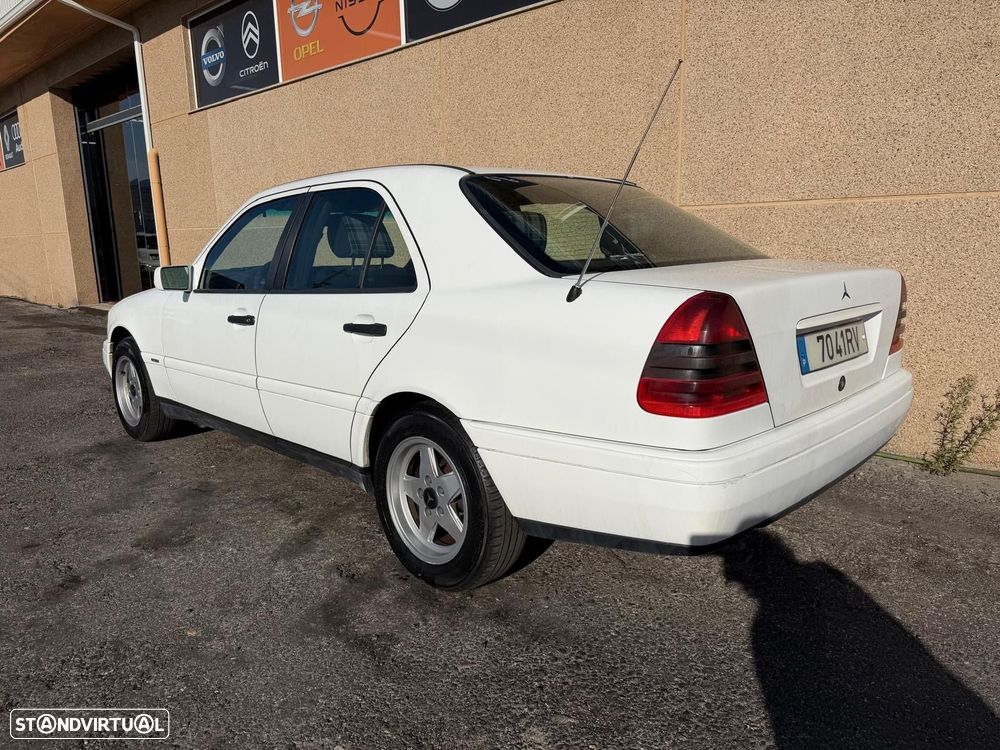 Mercedes-Benz C200 1994 photo 3