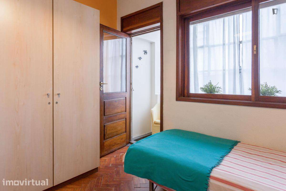 Quarto - localizado em Paranhos Porto - Grande imagem: 5/39
