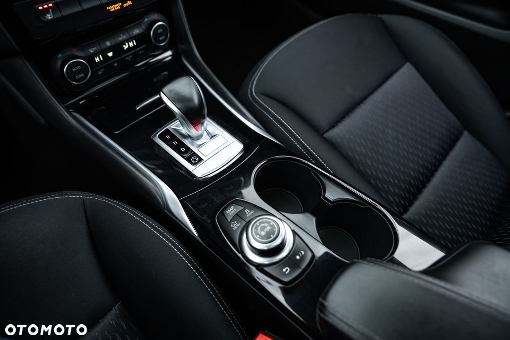 Infiniti Q30 2.2d DCT AWD Sport - 36