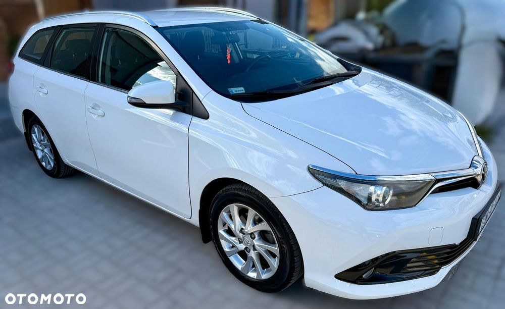 Toyota Auris 1.6 Comfort - 1