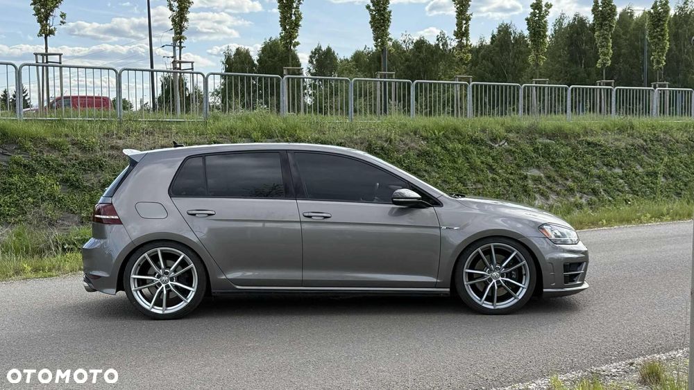 Volkswagen Golf - 10