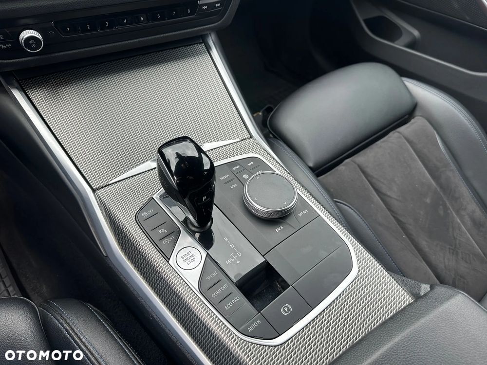BMW Seria 3 318i - 14