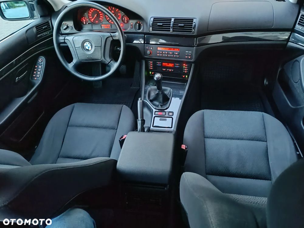 BMW Seria 5 - 38