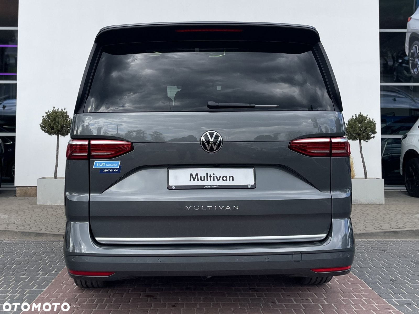 Volkswagen Multivan - 5