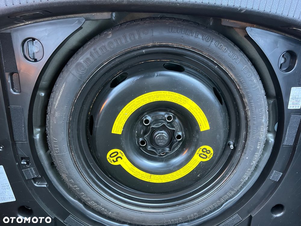 Volkswagen Touran 1.6 TDI DPF BlueMotion Technology Highline - 35