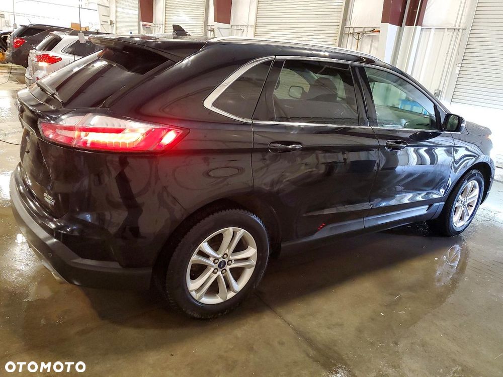 Ford Edge - 4