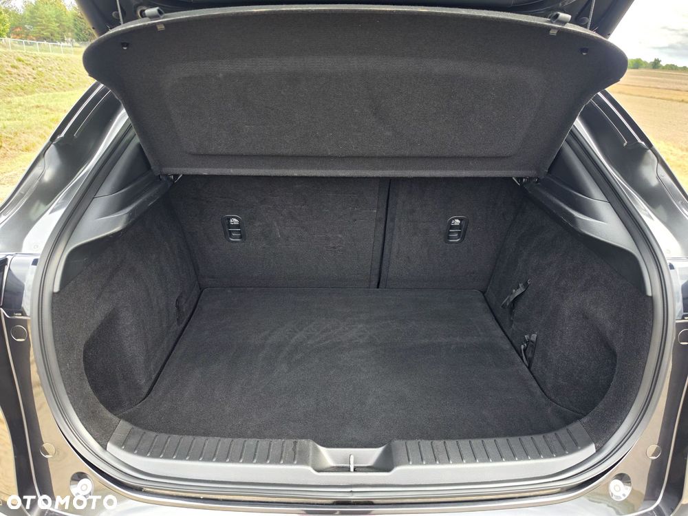 Mazda CX-30 2.0 mHEV Hikari 2WD - 37