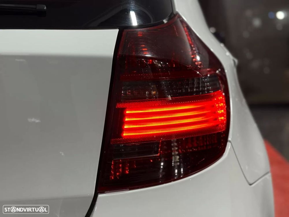 BMW 118 d Pack M - 19