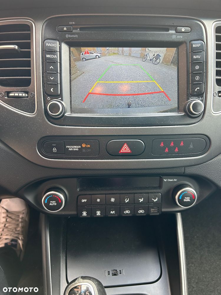 Kia Carens 1.7 CRDi M 7os EU6 - 6