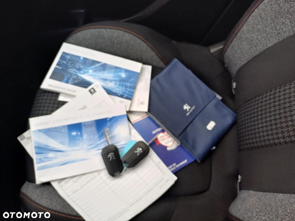 Peugeot 3008 BlueHDi 130 Stop & Start EAT8 Active Business-Paket - 32