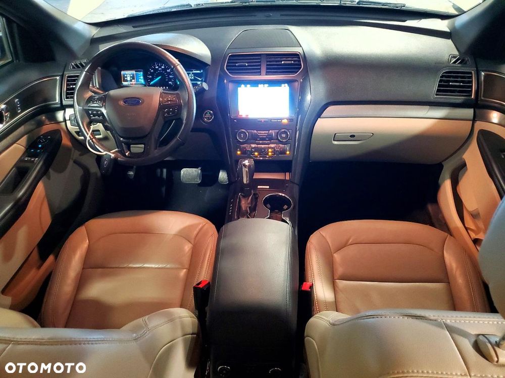 Ford Explorer - 7