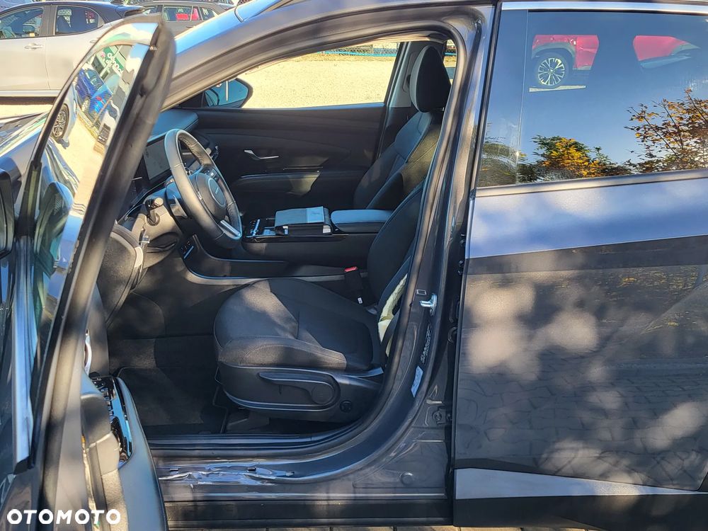 Hyundai Tucson 1.6 T-GDi HEV Modern 2WD - 33