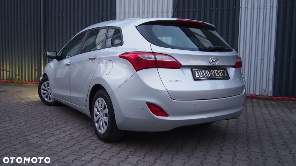 Hyundai i30 1.4 Family - 16
