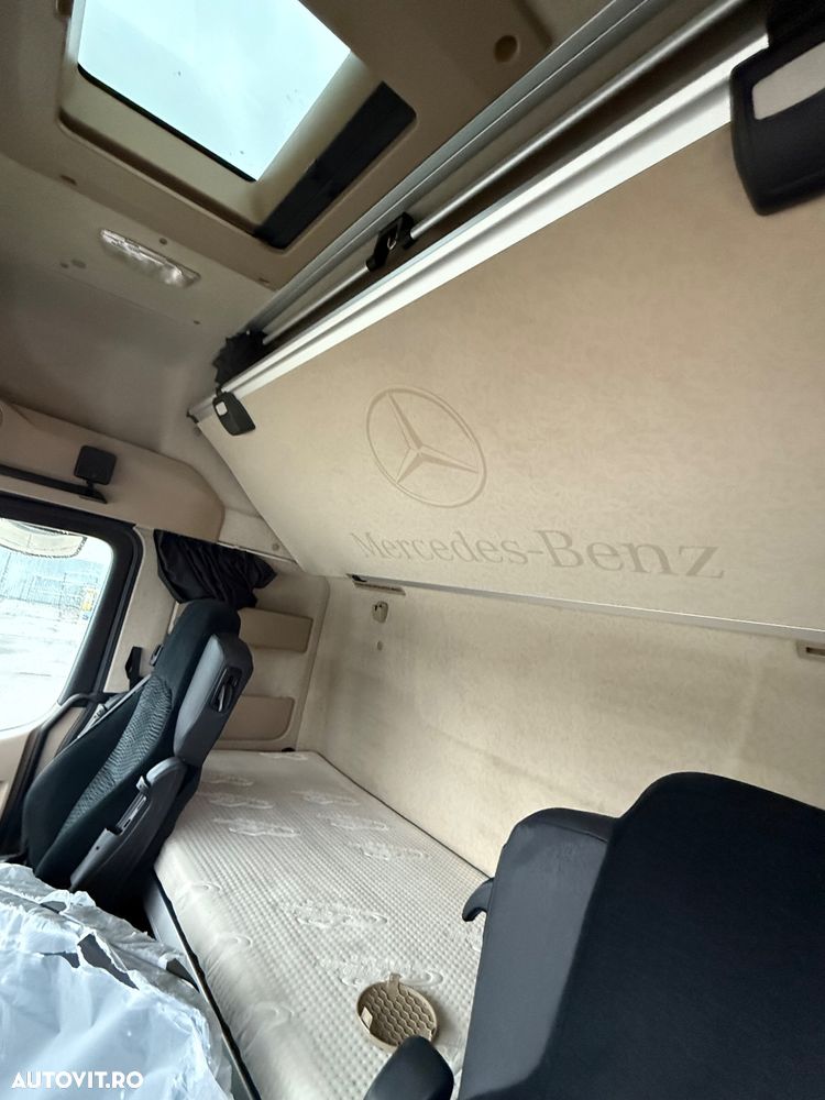 Mercedes-Benz Actros - 12
