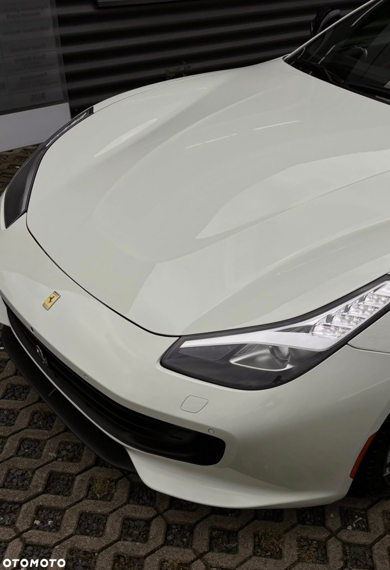 Ferrari GTC4Lusso - 9