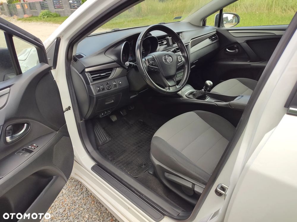 Toyota Avensis 1.6 Active - 4