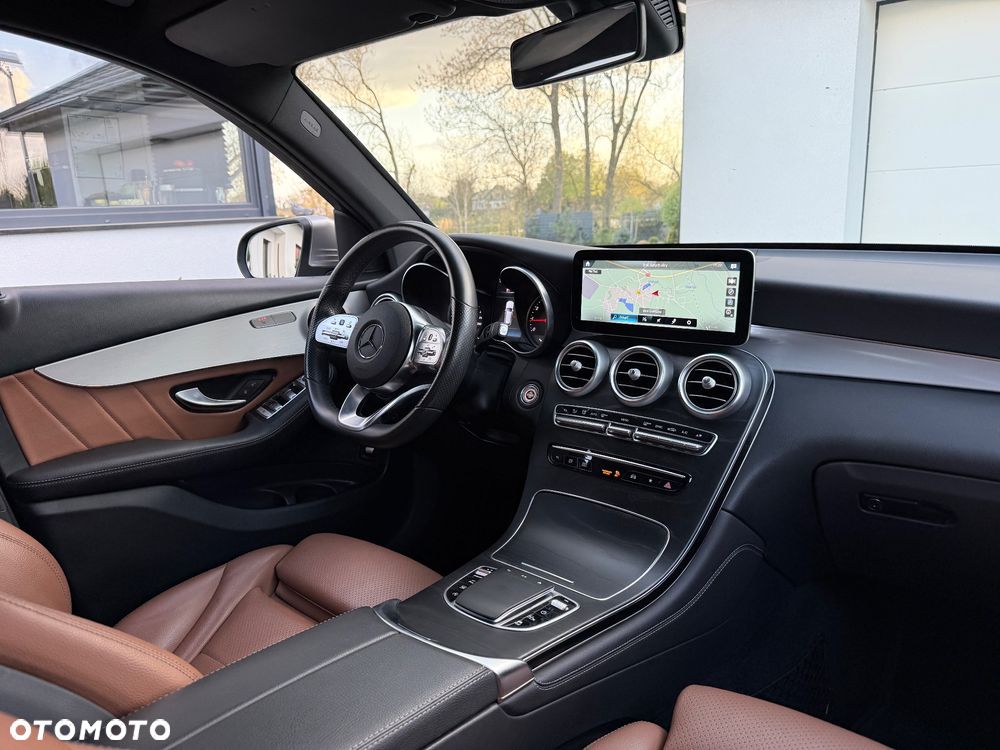 Mercedes-Benz GLC 250 4Matic 9G-TRONIC AMG Line - 22