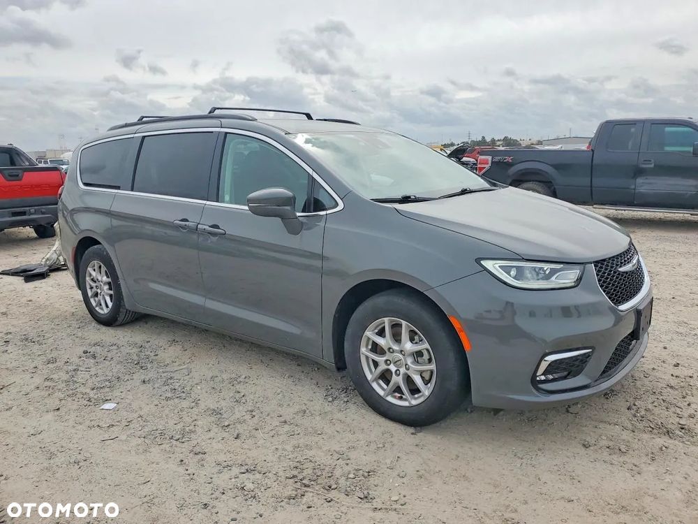 Chrysler Pacifica - 4