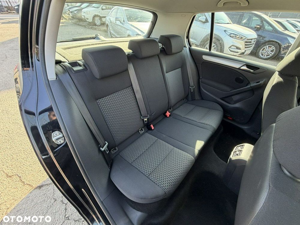 Volkswagen Golf - 22