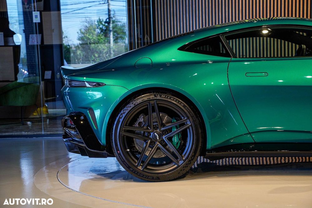 ASTON MARTIN V8 Vantage 2024 — imagine 8