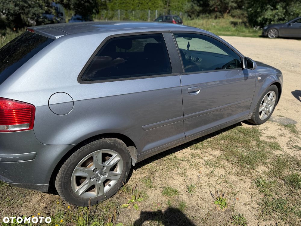 Audi A3 3-drzwiowe 1.6 FSI Ambiente - 12