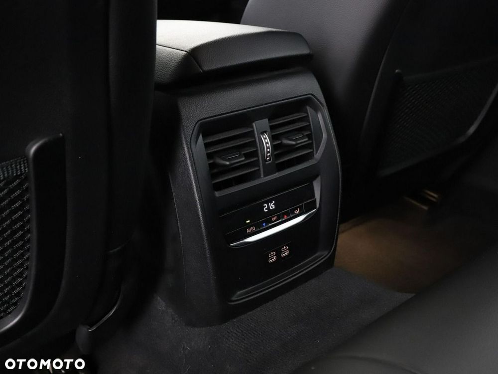 BMW Seria 3 320d xDrive mHEV M Sport - 39