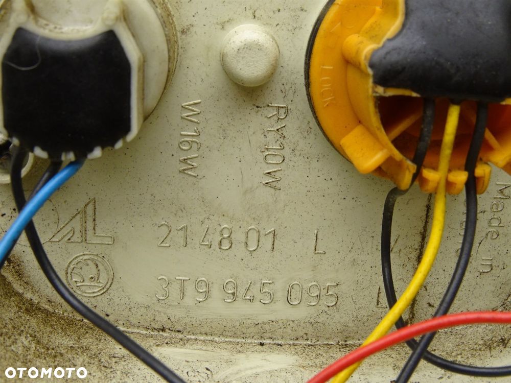 Lampa lewy tył tylna lewa kombi 3t9945095 skoda superb ii - 8