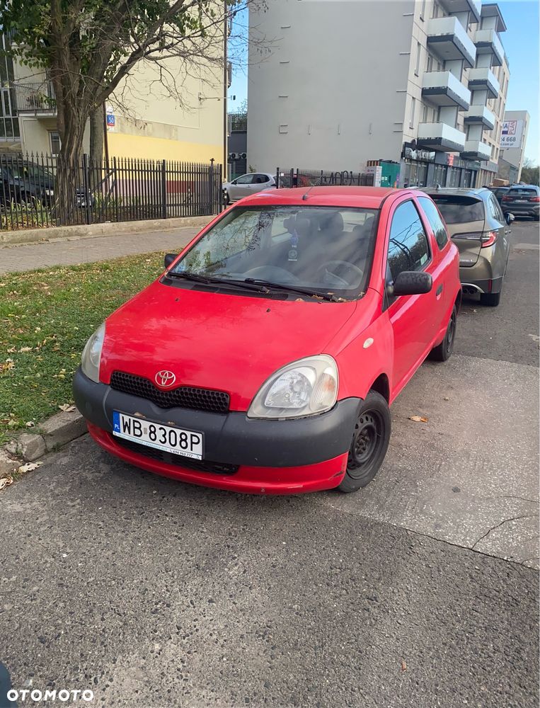 Toyota Yaris 1.0 Base - 1
