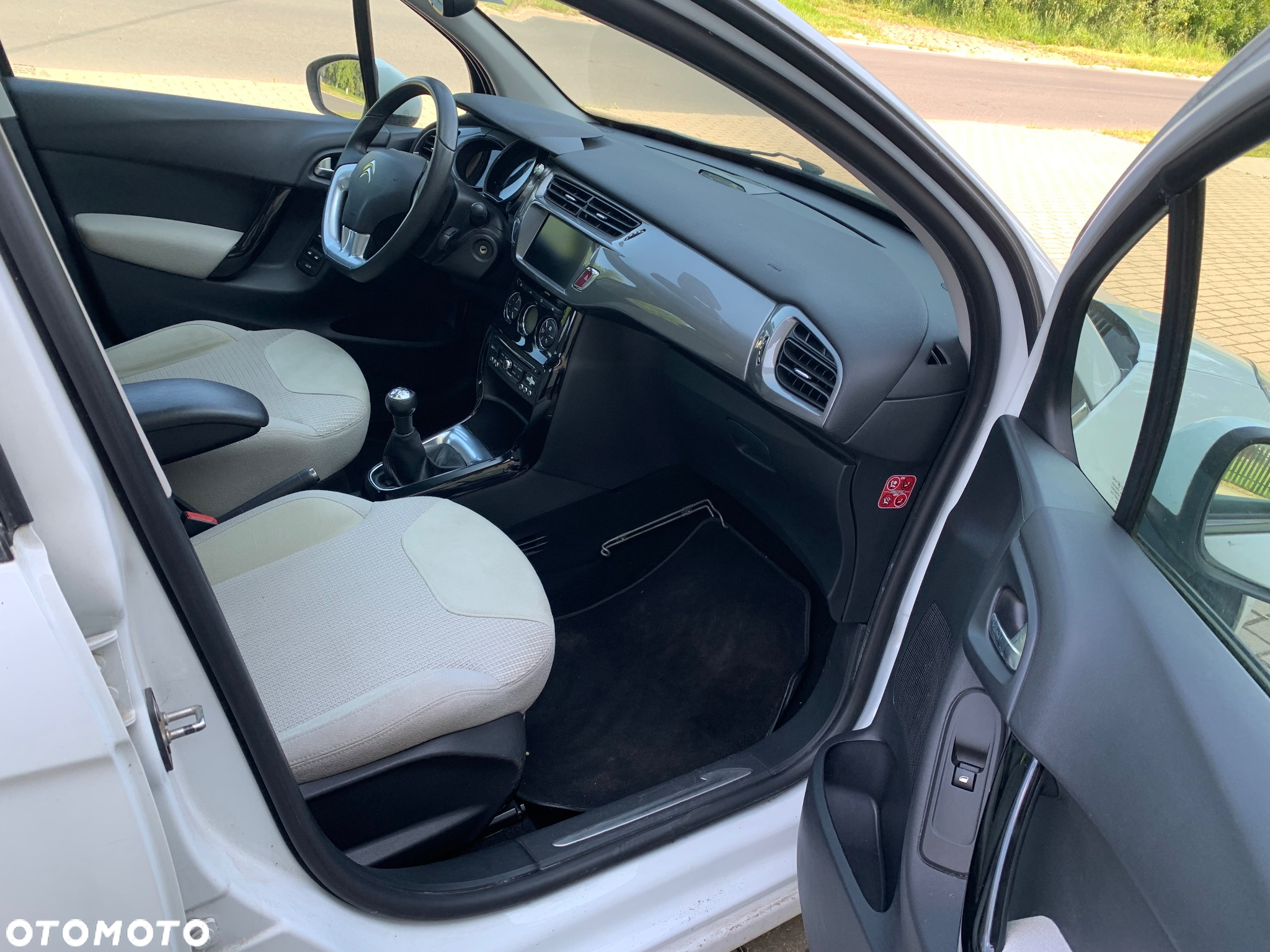 Citroën C3 1.2 PureTech Exclusive - 11