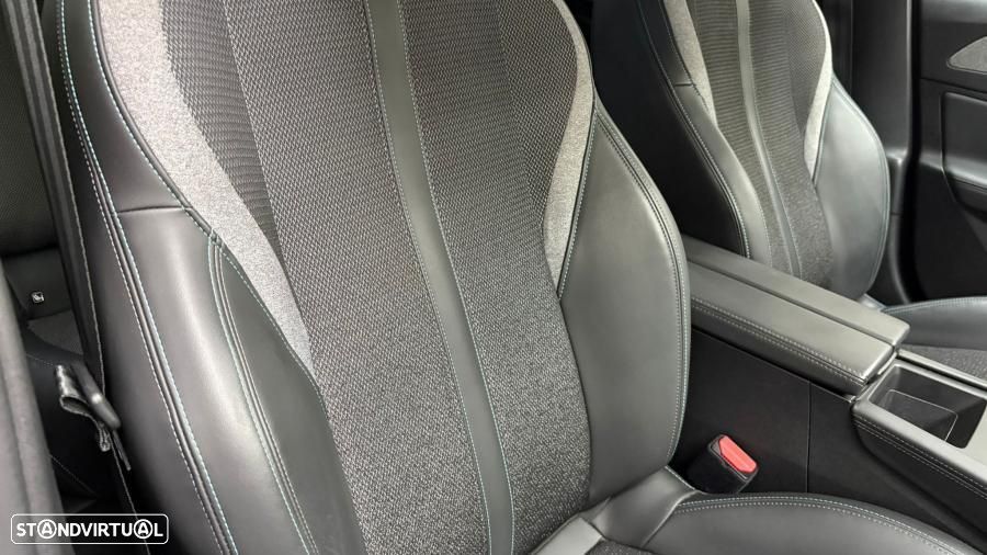 Peugeot 308 1.2 PureTech Allure Pack EAT8 - 24