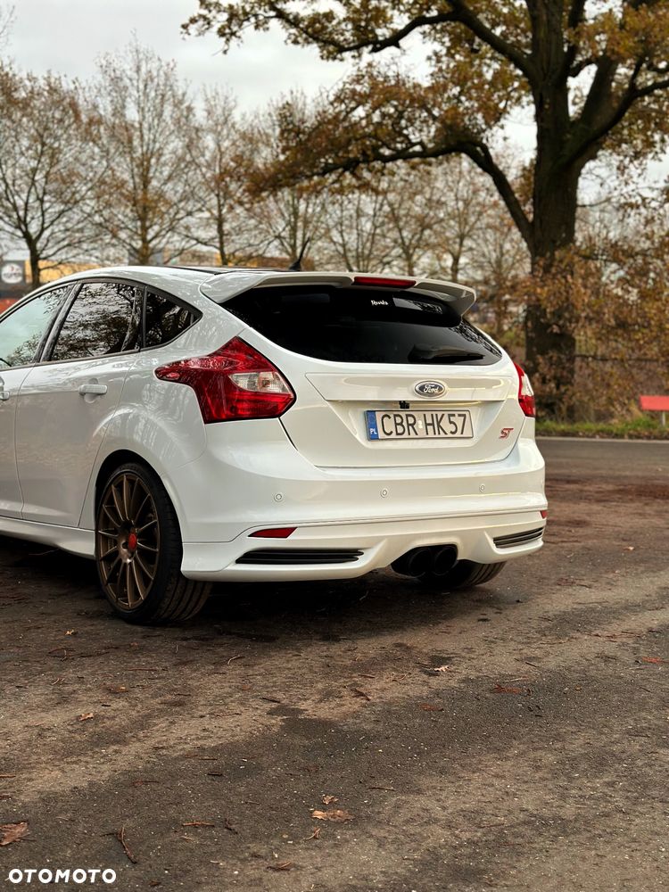 Ford Focus ST - 7