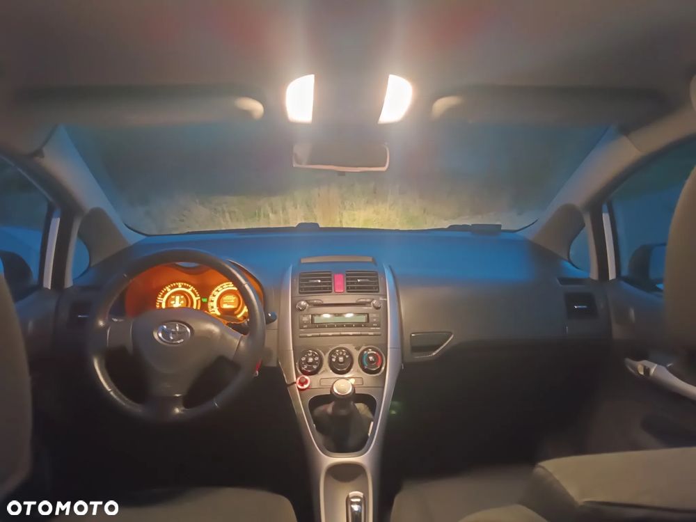 Toyota Auris 1.4 D-4D Terra - 5
