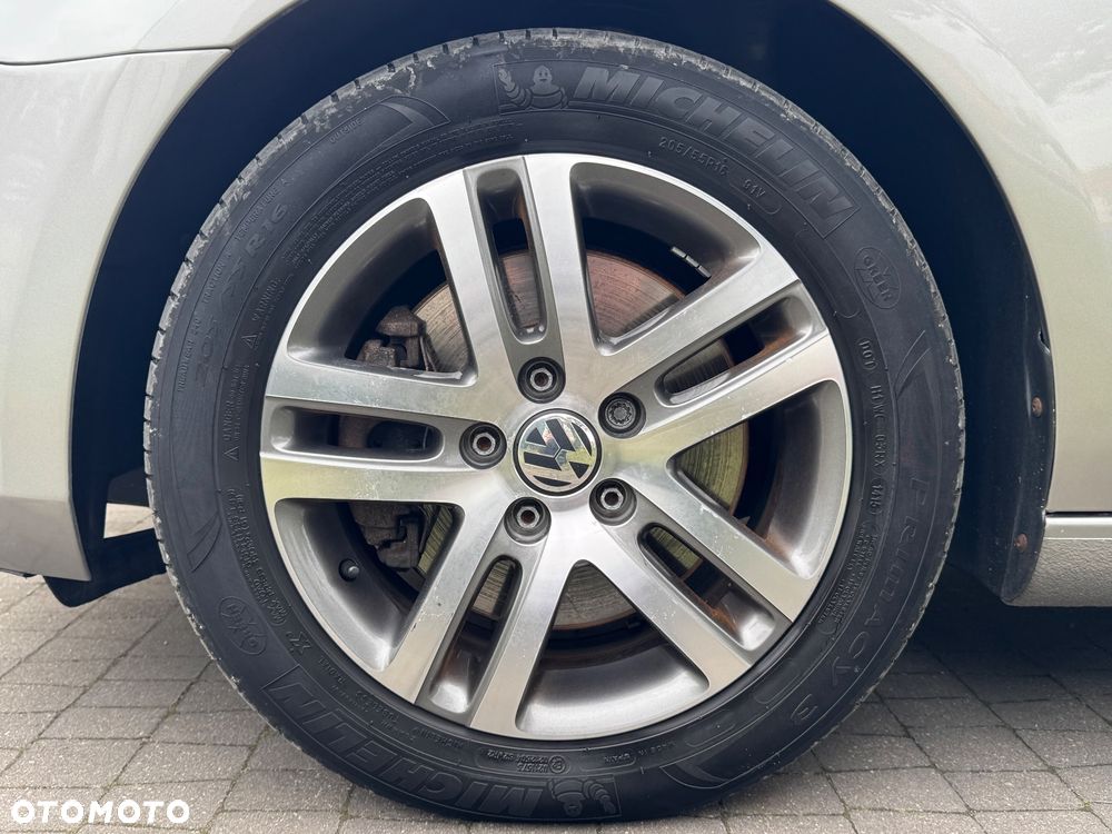 Volkswagen Golf - 32