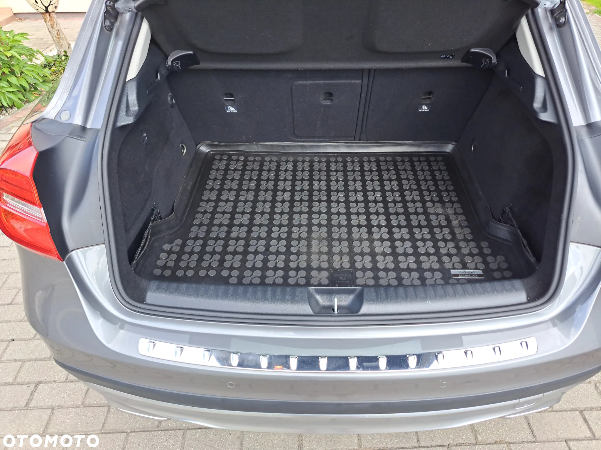 Mercedes-Benz GLA 180 UrbanStyle Edition - 23