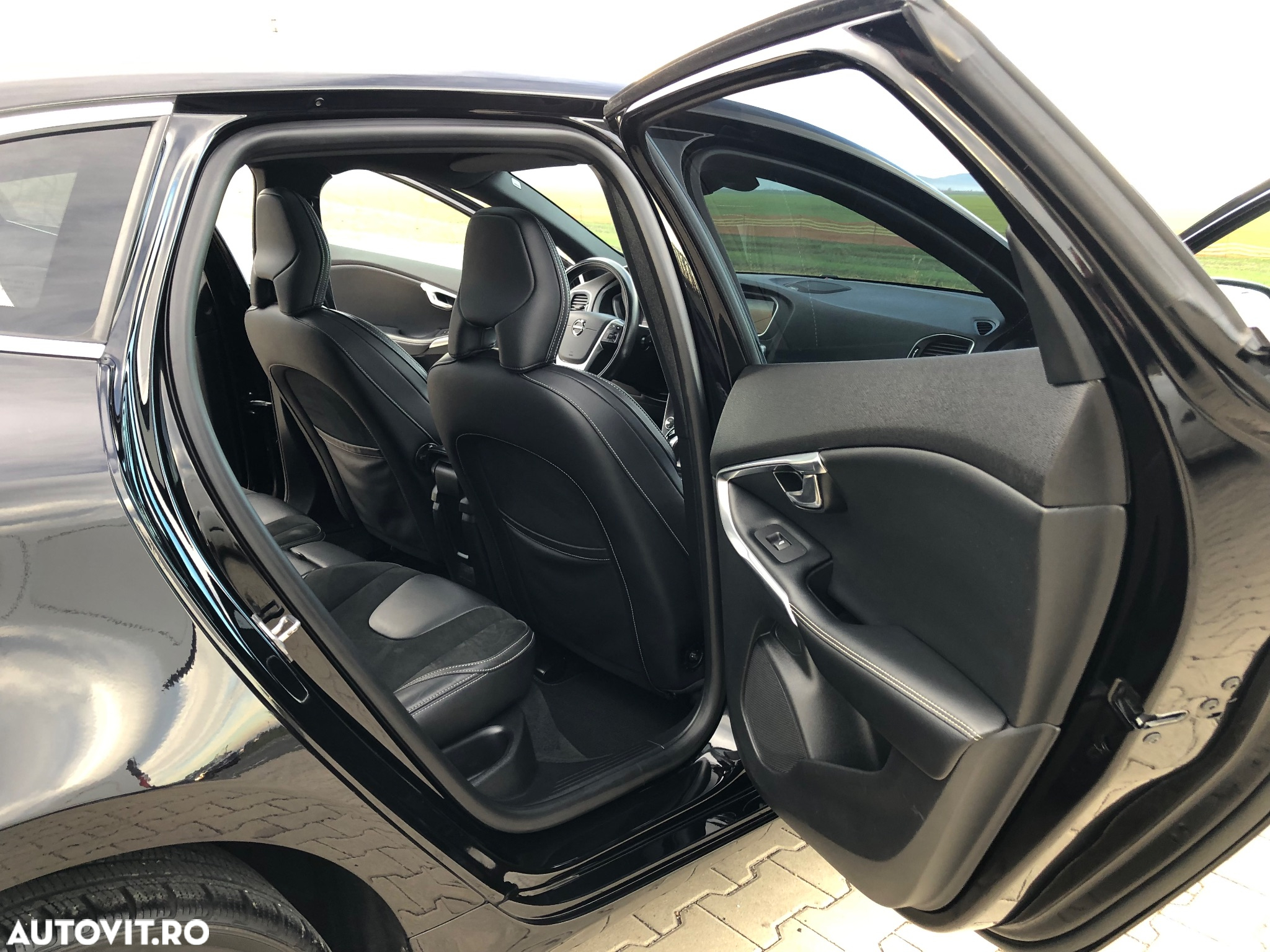 Volvo V40 D3 Geartronic RDesign - 15