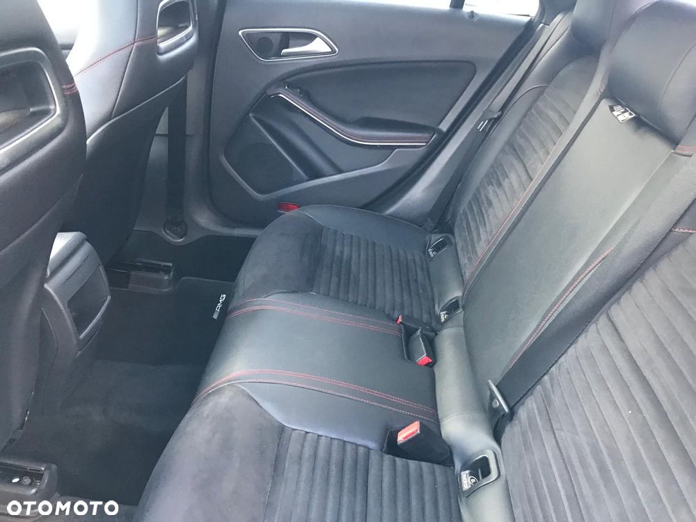 Mercedes-Benz CLA 180 AMG Line - 5