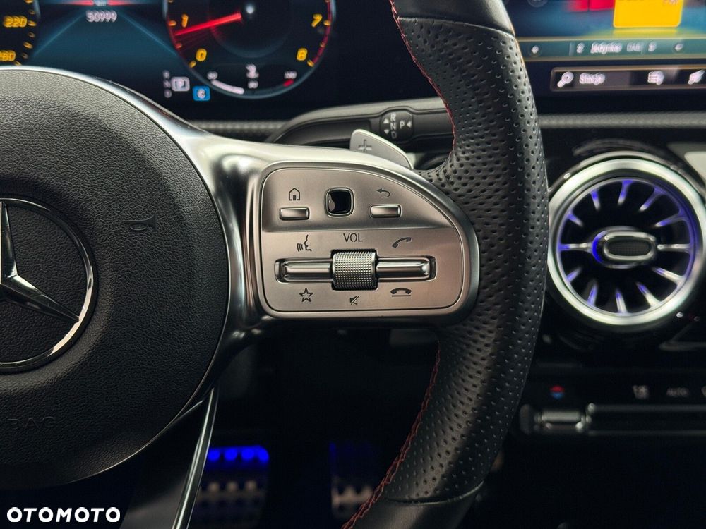 Mercedes-Benz CLA - 24