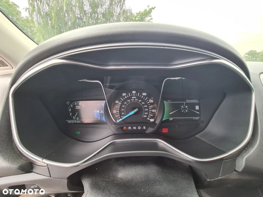 Ford Fusion - 24