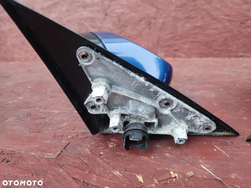 BMW E92 / E93. ORYGINALNE LUSTERKA M-PAKIET LEWE / PRAWE Z WERSJI SCHADOW-LINE, KOL. LE MANS BLAU METALIC 381. O NR: 7 176 168 / 7 176 167 OEM. W DOBRYM STANIE. WERSJA UK - 14