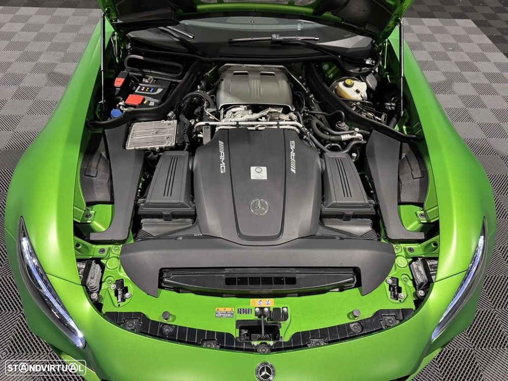Mercedes-Benz AMG GT R - 18