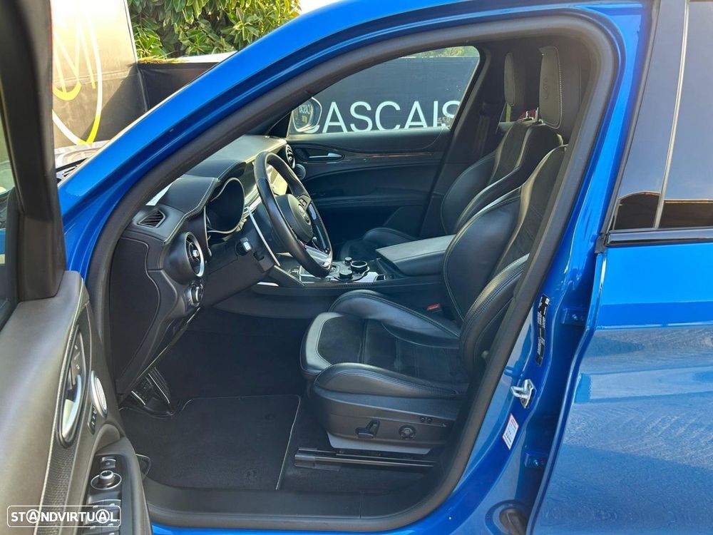 Alfa Romeo Stelvio V6 2.9 Bi-Turbo AT8-Q4 Quadrifoglio - 11