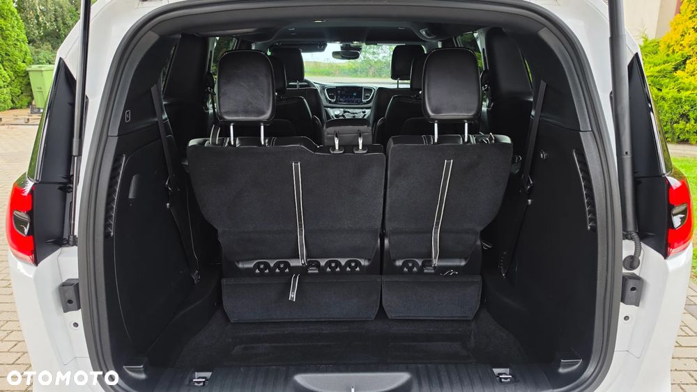 Chrysler Pacifica - 9